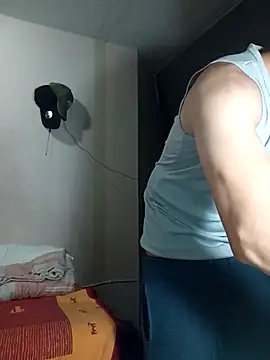 Blackaxes online show from December 16, 2025, 4:50 am