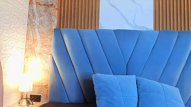 angel  red  online show from March 26, 2026, 3:27 am