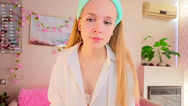 CindyGreen online show from September 29, 2025, 6:42 am