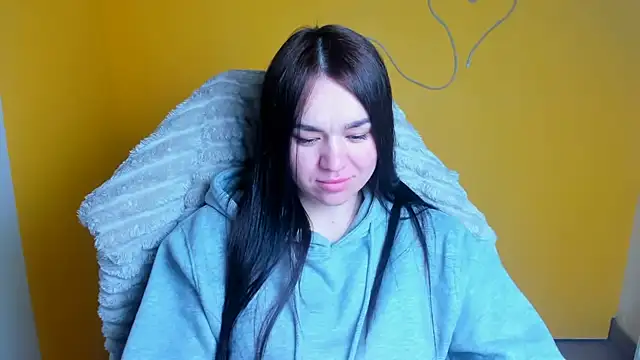 Lola Saymyname online show from April 18, 2026, 11:12 am