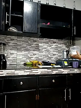 sofiaxxxxkl online show from October 10, 2025, 9:43 am