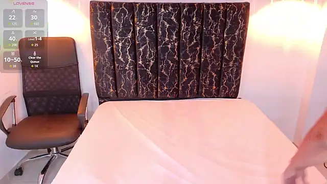 Snapshot of evvaa_moon69 chatting on April 30, 2026, 12:34 pm evvaa moon69 online show from April 30, 2026, 12:34 pm