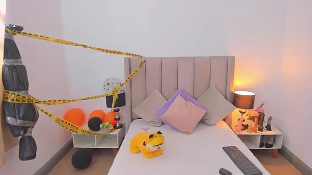 evvaa moon69 online show from October 11, 2025, 1:23 pm