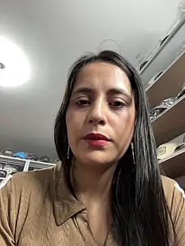 Snapshot of GiaDuque chatting on January 13, 2026, 11:47 am GiaDuque online show from January 13, 2026, 11:47 am