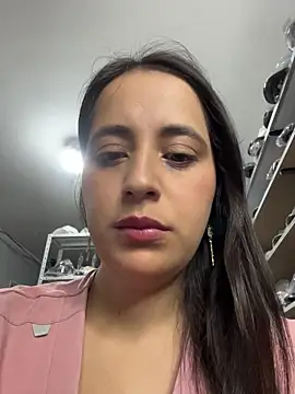 Snapshot of GiaDuque chatting on December 15, 2025, 10:54 am GiaDuque online show from December 15, 2025, 10:54 am