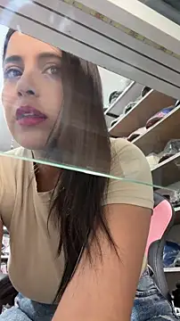 Snapshot of GiaDuque chatting on April 15, 2026, 12:32 pm GiaDuque online show from April 15, 2026, 12:32 pm