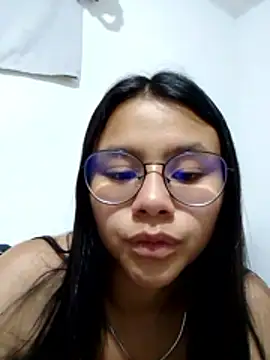 SofieLove 01 online show from April 4, 2026, 6:53 am