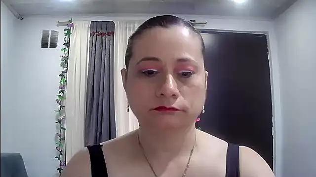 Snapshot of milagros_latina75 chatting on November 9, 2025, 5:50 pm milagros latina75 online show from November 9, 2025, 5:50 pm
