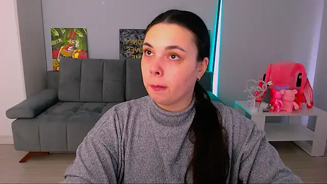 queenofthesense  online show from February 8, 2026, 9:29 am