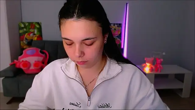 queenofthesense  online show from October 25, 2025, 4:40 pm