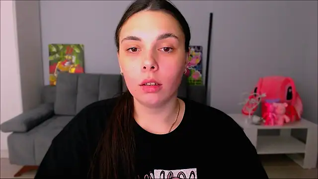 queenofthesense  online show from November 13, 2025, 5:17 pm