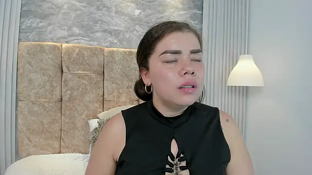 leilapons online show from September 15, 2025, 8:31 pm