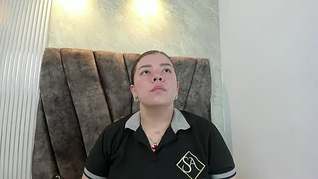 leilapons online show from November 5, 2025, 5:16 pm