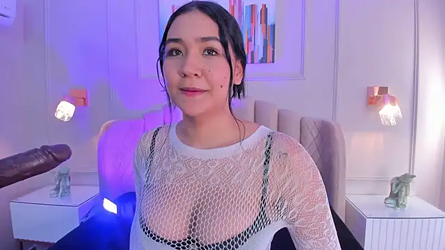 Snapshot of noa_moon chatting on October 5, 2025, 8:10 pm noa moon online show from October 5, 2025, 8:10 pm