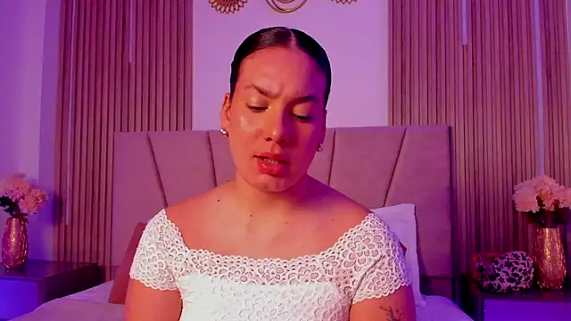 Snapshot of Rachell_Jamess chatting on November 13, 2025, 3:43 am Rachell Jamess online show from November 13, 2025, 3:43 am