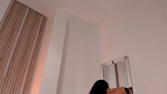 Snapshot of Rachell_Jamess chatting on November 10, 2025, 3:44 am Rachell Jamess online show from November 10, 2025, 3:44 am