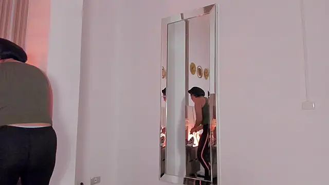 Snapshot of Rachell_Jamess chatting on September 9, 2025, 3:38 am Rachell Jamess online show from September 9, 2025, 3:38 am