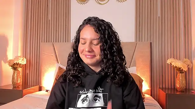 Snapshot of Rachell_Jamess chatting on October 10, 2025, 3:40 am Rachell Jamess online show from October 10, 2025, 3:40 am