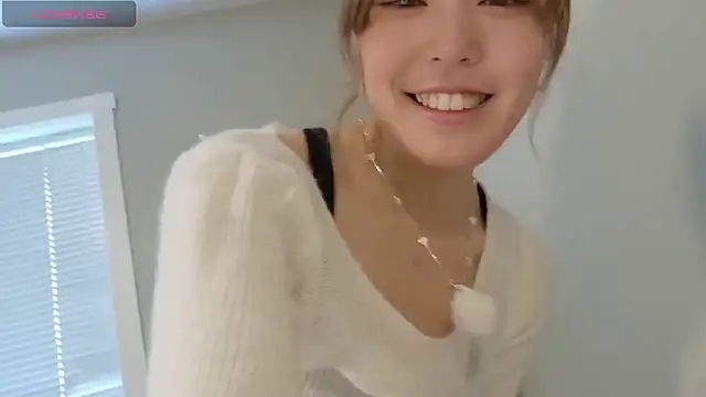 Nana with online show from February 14, 2026, 8:09 pm