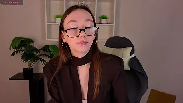 Miche1le Allenne online show from April 4, 2026, 1:01 am