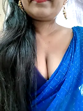 Snapshot of Sofia-ex chatting on October 5, 2025, 7:43 am Sofia-ex online show from October 5, 2025, 7:43 am