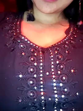 annanya01 online show from November 18, 2025, 6:11 pm