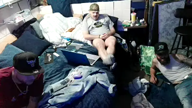 Xstumpy online show from April 15, 2026, 2:28 am