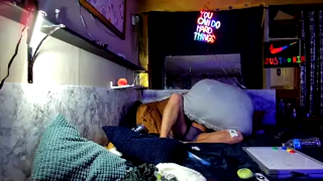 Xstumpy online show from April 12, 2026, 10:46 pm