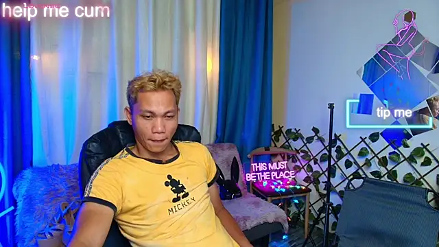 princenavheen online show from May 4, 2026, 1:53 am