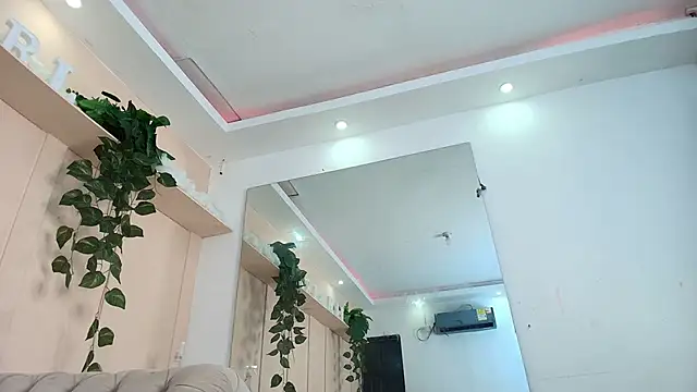 lorena rubio online show from September 9, 2025, 12:03 pm