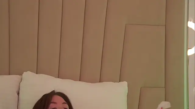 Snapshot of MeganStrain chatting on February 26, 2026, 3:28 am MeganStrain online show from February 26, 2026, 3:28 am