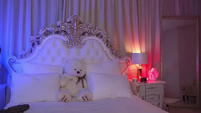 Snapshot of MeganStrain chatting on February 11, 2026, 3:06 am MeganStrain online show from February 11, 2026, 3:06 am