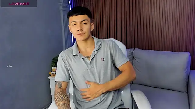 Leo santoro online show from December 22, 2025, 2:28 pm