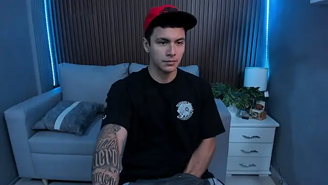 Leo santoro online show from September 22, 2025, 1:28 pm