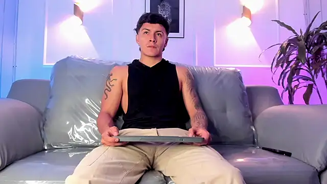 Leo santoro online show from April 1, 2026, 2:03 pm