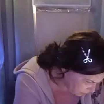 petalsexy online show from November 28, 2025, 7:36 pm