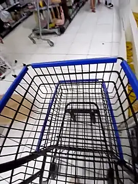 cicinha3657 online show from April 1, 2026, 4:37 pm