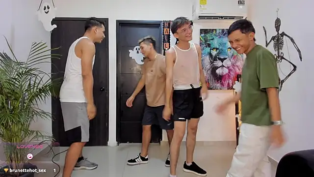 Bisexlifehot   online show from October 13, 2025, 11:05 pm