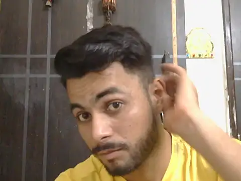 ursdreamperson online show from April 25, 2026, 1:41 pm