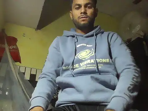 ursdreamperson online show from November 28, 2025, 5:29 am