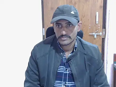 krishjaat43 online show from December 5, 2025, 10:36 am