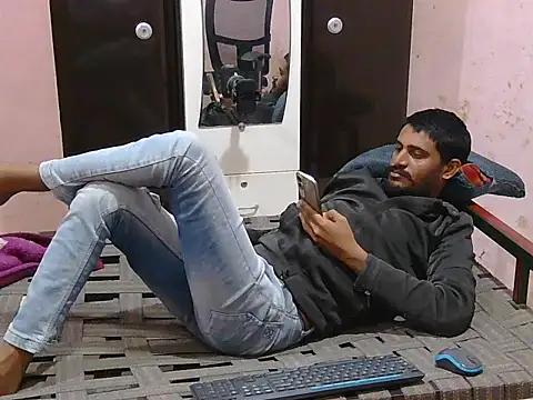 krishjaat43 online show from February 4, 2026, 7:31 pm