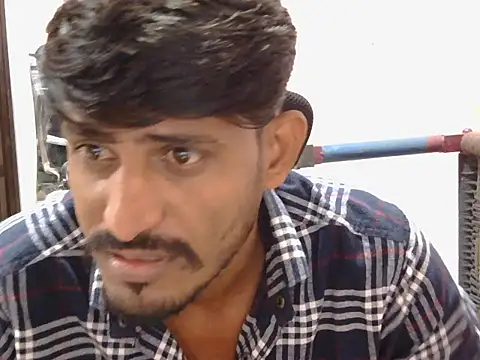 krishjaat43 online show from November 7, 2025, 5:06 pm