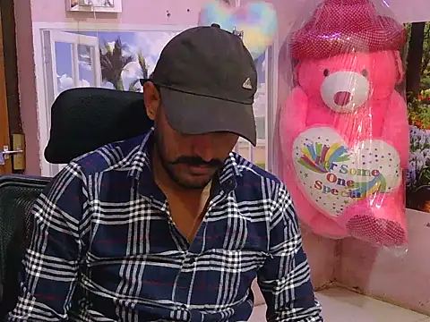 krishjaat43 online show from December 18, 2025, 5:50 pm