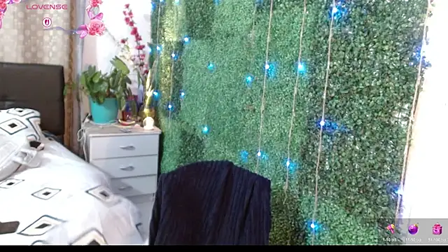 angelly  kate online show from September 10, 2025, 4:11 am