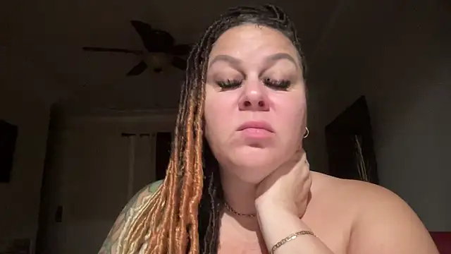 Snapshot of number1slut chatting on February 2, 2026, 12:15 pm number1slut online show from February 2, 2026, 12:15 pm