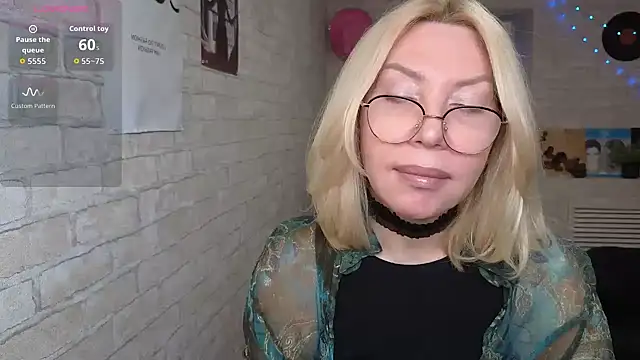 Wendy Waves online show from November 27, 2025, 12:05 pm