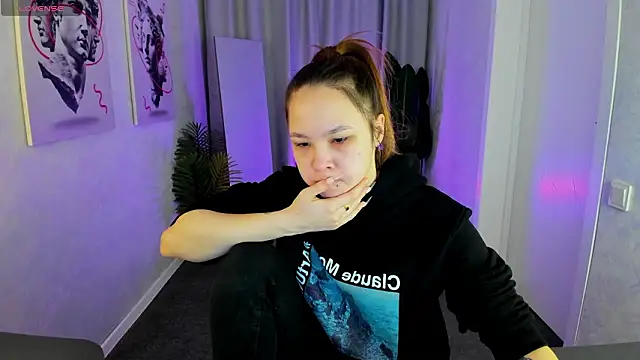 Lori Blossom online show from February 17, 2026, 1:14 am