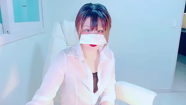 hyeony s96 online show from November 3, 2025, 12:31 pm