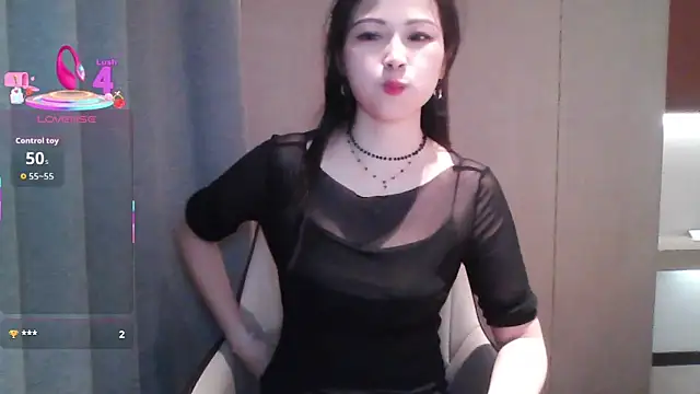 qinerOIO online show from September 9, 2025, 2:26 pm